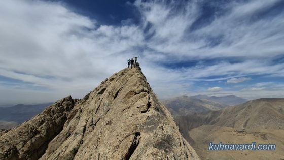 عبور از تیغه های خط الراس شاهدژ