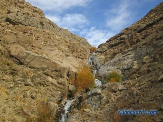 آبشارهای کوچک و بزرگ در مسیر قله اندار کوچک