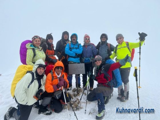 قله لیچه همراه با گروه کوهنوردی کهبد تهران