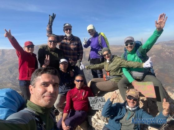 قله بزکش، گروه نشاط زندگی و عکس یادگاری با اعضای گروه محترم پرسون (جناب عارفی، چناب پاکزاد و خانم ؟)