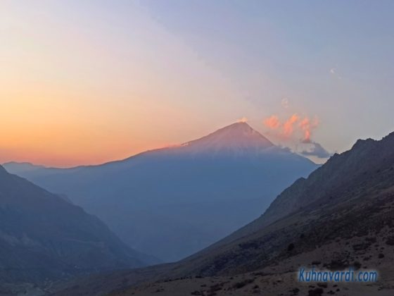 قله دماوند باشکوه در زیبایی غروب 