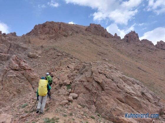 در مسیر قله سرخاب