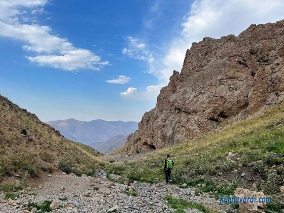 در مسیر فرود، محل کمپ 3350