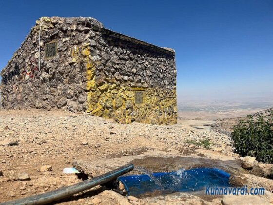 جانپناه کول جنو (پناهگاه شادروان کامران سلیمانی). ارتفاع 3030 متر