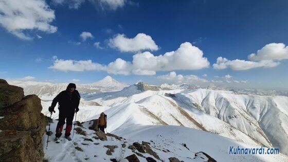 در مسیر صعود، قسمت های سنگی یال آخر