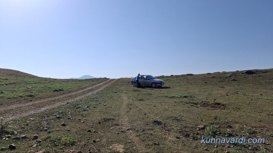 محل پارک ماشین کمی بالاتر از گردنه (جاده فرعی به سمت مسیر کوهنوردی)